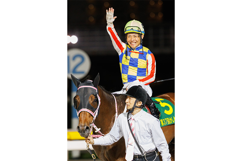 2025年 シャマル　気迫の騎乗でゴール前差し切り、かしわ記念連覇