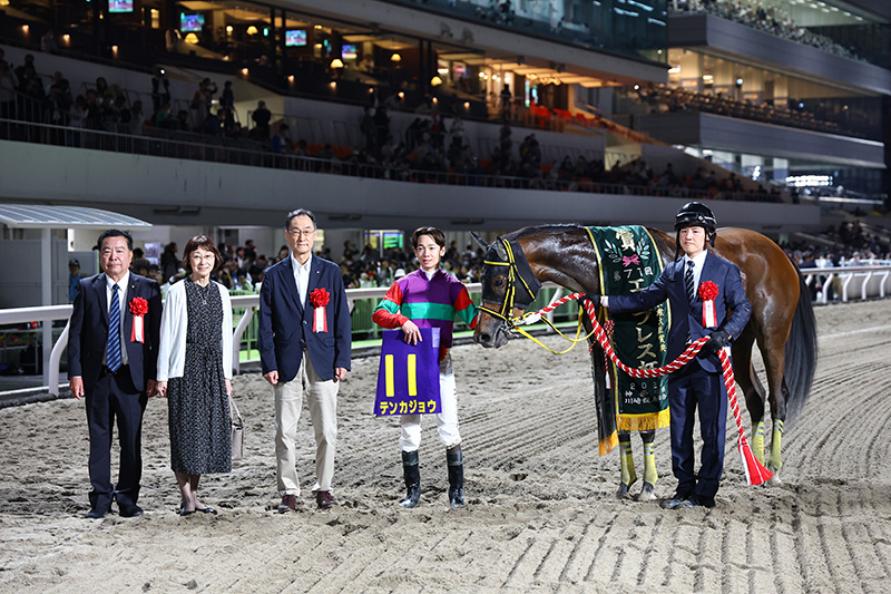 2025年 テンカジョウ　競り合いを制し、アタマ差凌ぎ切る