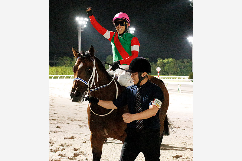 2024年 キングズソード　スローの直線勝負を制す