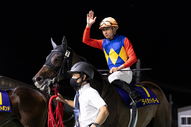 2025年 ライオットガール　直線、人気馬2頭を一気に差し切る