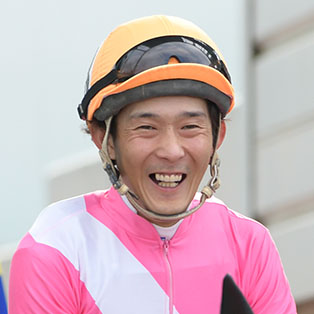 山口 達弥 写真