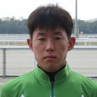 友森 翔太郎 写真