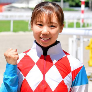 深澤 杏花 写真