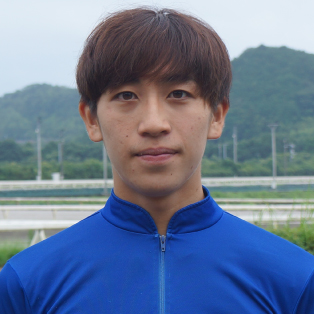 岡 遼太郎 写真